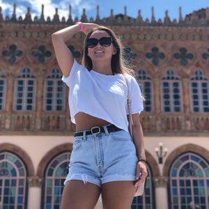 Meet your Posher, Savannah